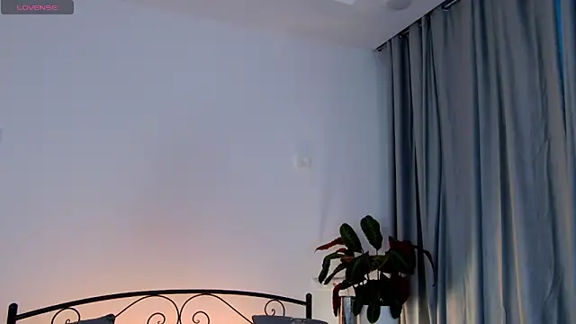 KariDollar online show from October 7, 5:41 am