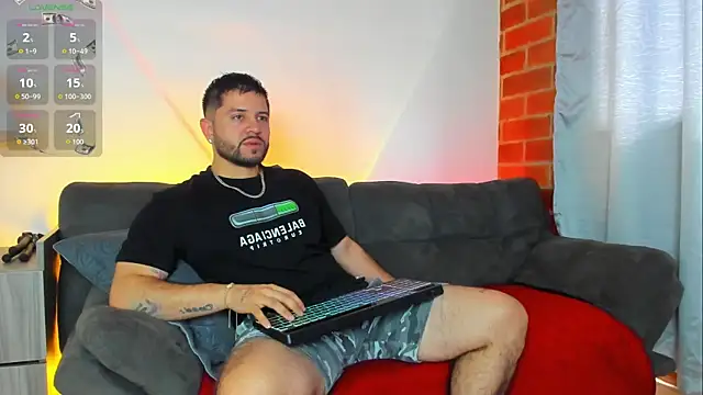 Snapshot of TomSloam chatting on October 15, 12:57 pm TomSloam online show from October 15, 12:57 pm