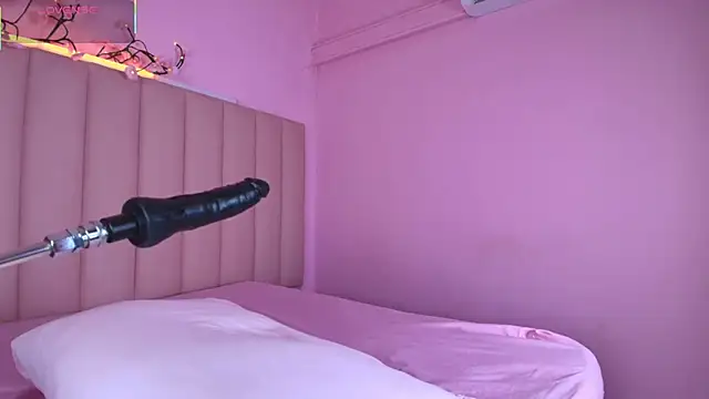 theladymonserrateshow online show from March 12, 8:35 pm