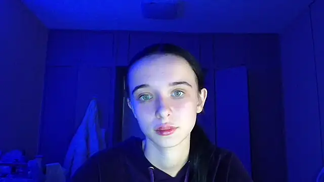 Emilia Light online show from November 12, 7:40 pm