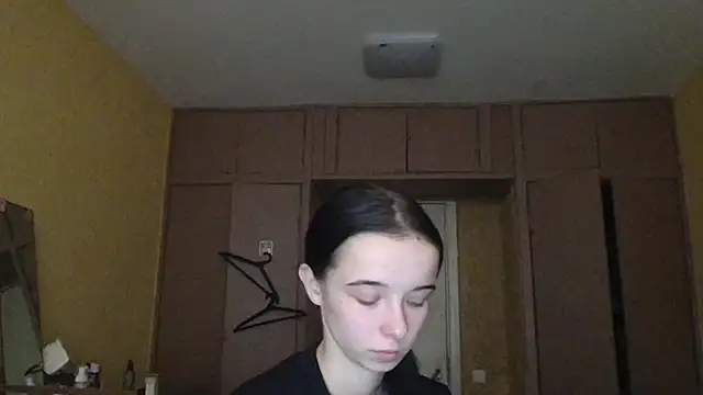 Snapshot of Emilia_Light chatting on October 15, 9:06 am Emilia Light online show from October 15, 9:06 am