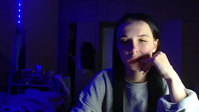 Emilia Light online show from March 26, 8:07 pm