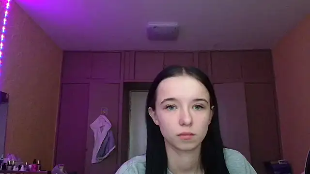 Emilia Light online show from April 8, 6:48 am