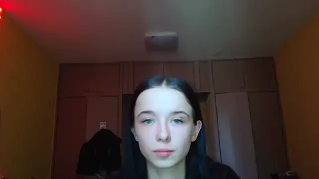 Emilia Light online show from April 14, 8:19 am