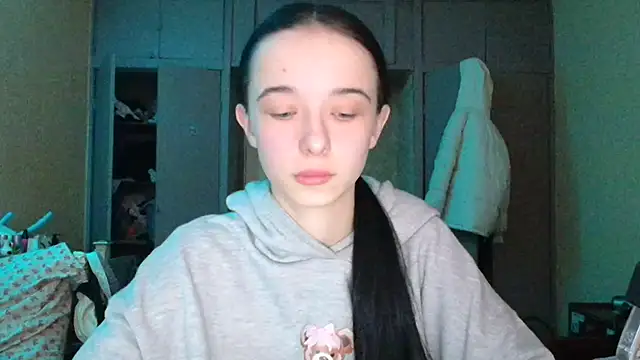 Emilia Light online show from February 24, 7:09 am