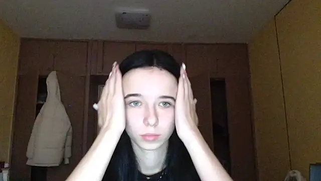 Emilia Light online show from November 3, 6:51 am