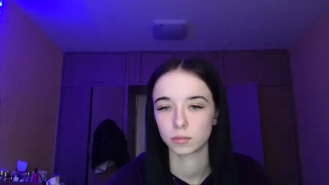 Emilia Light online show from March 26, 8:01 am