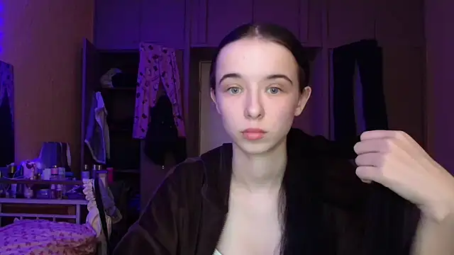 Emilia Light online show from March 14, 1:28 pm