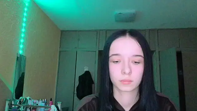 Emilia Light online show from March 9, 6:17 am