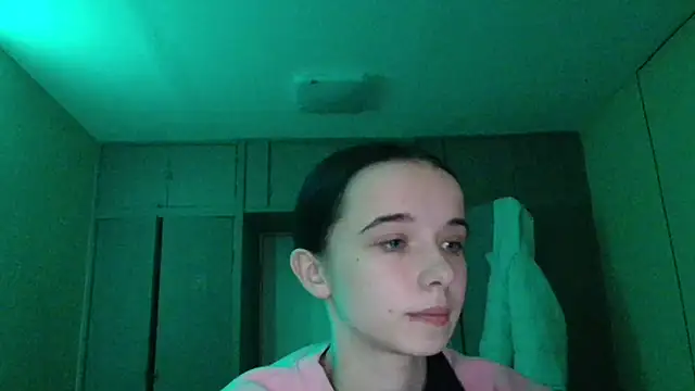 Emilia Light online show from December 4, 7:51 am