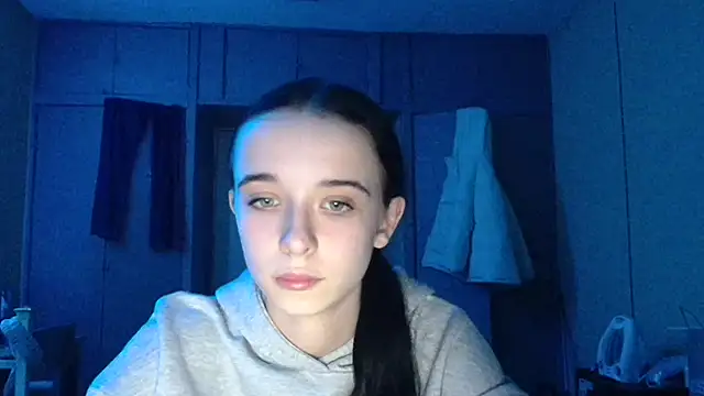 Emilia Light online show from December 20, 9:50 pm