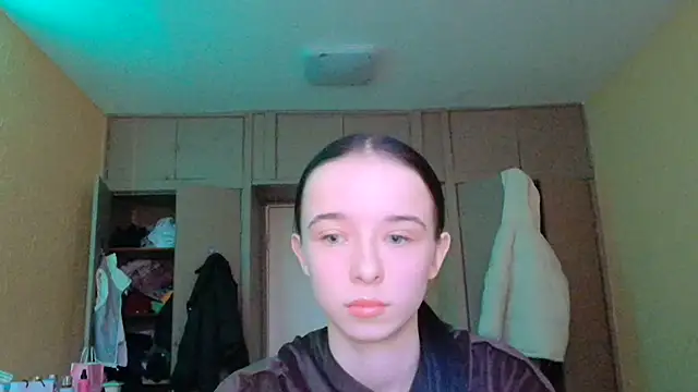 Emilia Light online show from March 5, 7:27 am