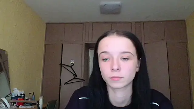 Snapshot of Emilia_Light chatting on October 12, 9:10 am Emilia Light online show from October 12, 9:10 am