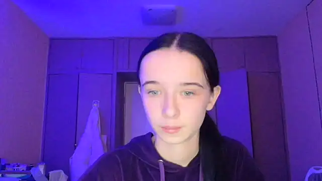 Emilia Light online show from November 14, 6:39 am