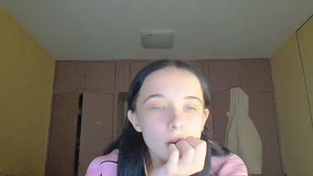 Emilia Light online show from December 3, 8:47 am