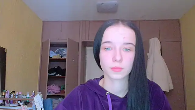 Emilia Light online show from January 15, 8:07 am