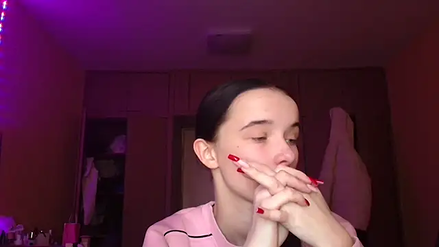 Emilia Light online show from March 3, 7:37 am