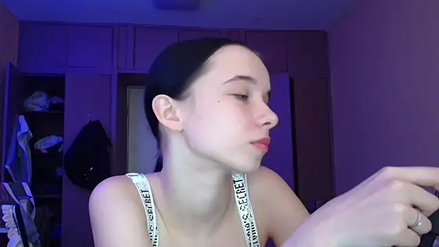 Emilia Light online show from March 12, 1:37 pm