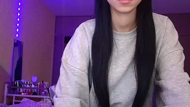 Emilia Light online show from March 27, 8:11 am