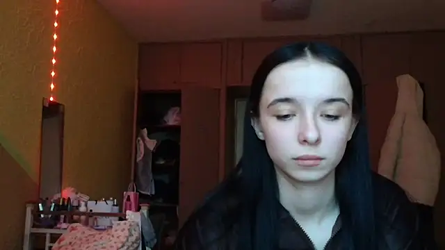 Emilia Light online show from March 4, 8:33 am