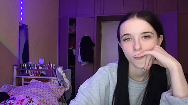 Emilia Light online show from March 27, 1:23 pm