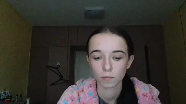 Snapshot of Emilia_Light chatting on October 13, 6:26 am Emilia Light online show from October 13, 6:26 am