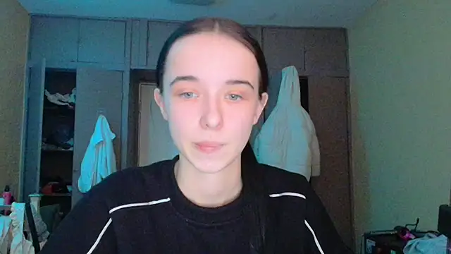 Emilia Light online show from February 16, 8:24 am