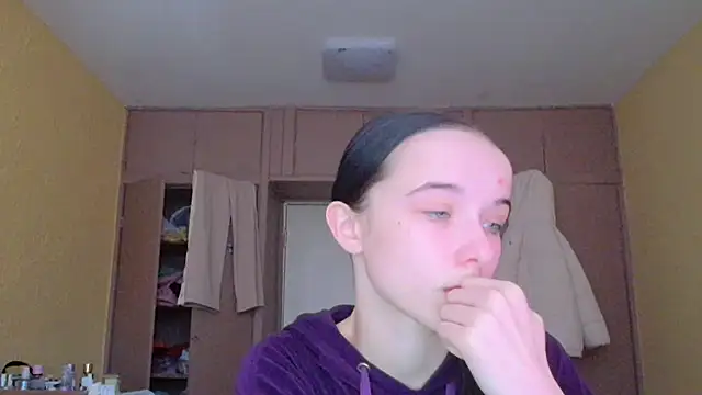 Emilia Light online show from January 13, 8:18 am