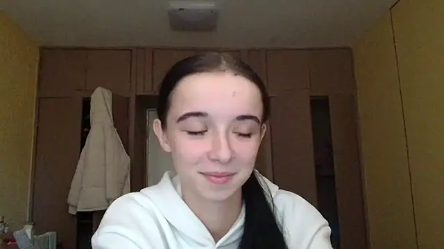 Emilia Light online show from October 31, 8:44 am