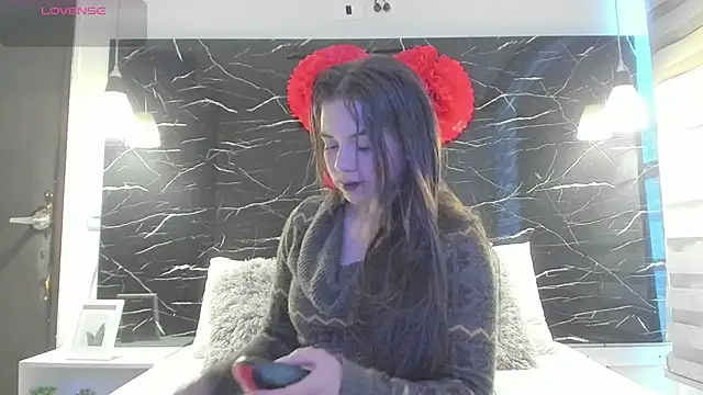 ZOE LE online show from February 23, 11:44 am