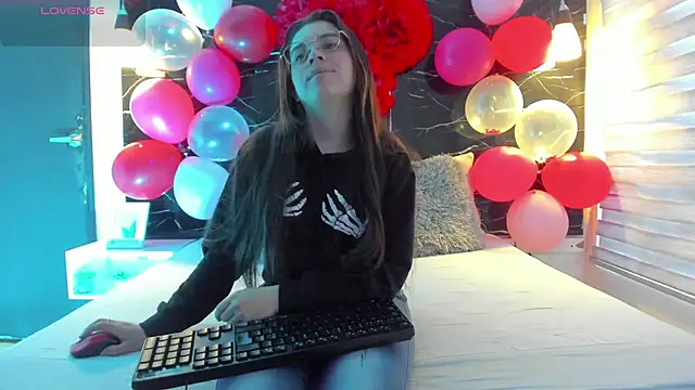 ZOE LE online show from February 14, 11:54 am