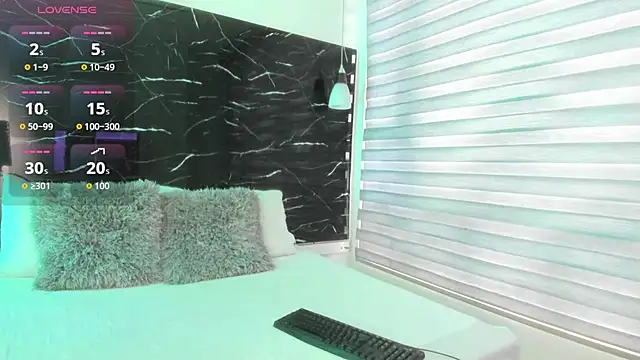 ZOE LE online show from November 6, 11:36 am