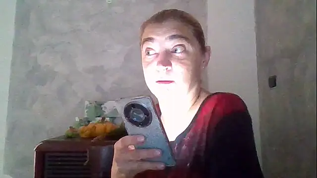 Snapshot of GoldenAngelMilf chatting on October 30, 8:23 am GoldenAngelMilf online show from October 30, 8:23 am