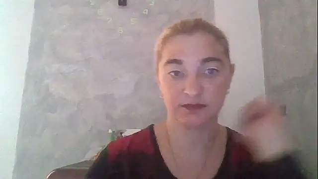 Snapshot of GoldenAngelMilf chatting on October 6, 8:04 am GoldenAngelMilf online show from October 6, 8:04 am