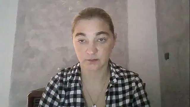 Snapshot of GoldenAngelMilf chatting on October 24, 7:18 am GoldenAngelMilf online show from October 24, 7:18 am