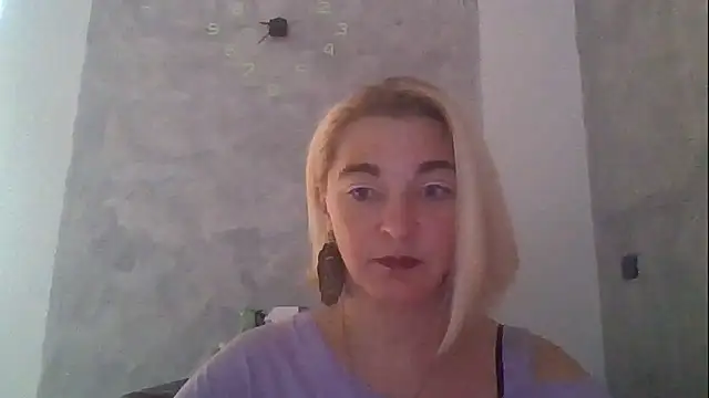 Snapshot of GoldenAngelMilf chatting on September 30, 7:36 am GoldenAngelMilf online show from September 30, 7:36 am