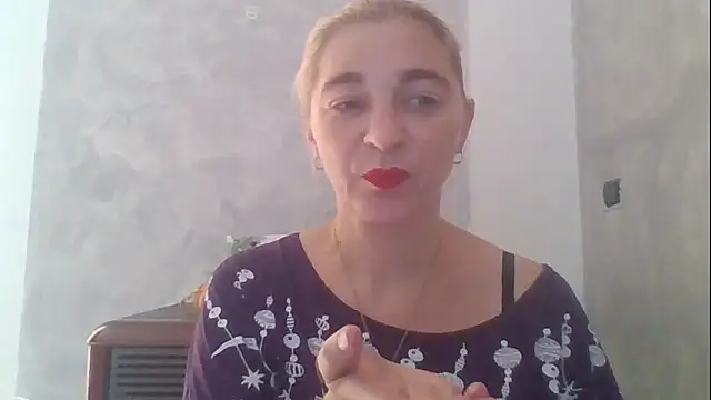 Snapshot of GoldenAngelMilf chatting on October 2, 1:03 pm GoldenAngelMilf online show from October 2, 1:03 pm
