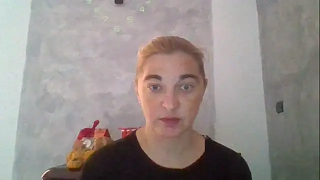 Snapshot of GoldenAngelMilf chatting on December 19, 11:12 am GoldenAngelMilf online show from December 19, 11:12 am