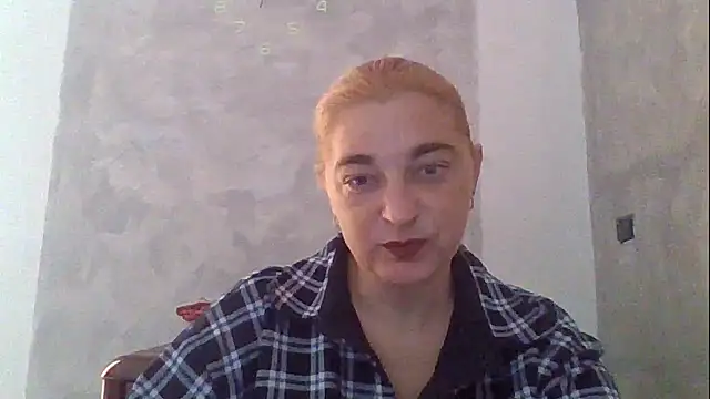 Snapshot of GoldenAngelMilf chatting on January 8, 12:33 pm GoldenAngelMilf online show from January 8, 12:33 pm