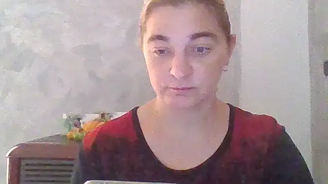 Snapshot of GoldenAngelMilf chatting on November 6, 1:04 pm GoldenAngelMilf online show from November 6, 1:04 pm