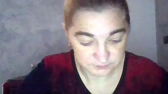 Snapshot of GoldenAngelMilf chatting on November 7, 6:51 am GoldenAngelMilf online show from November 7, 6:51 am