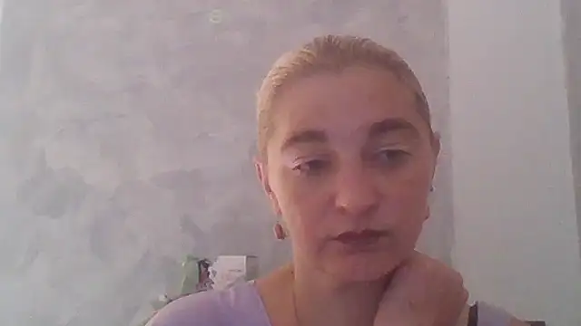 Snapshot of GoldenAngelMilf chatting on September 26, 1:40 pm GoldenAngelMilf online show from September 26, 1:40 pm