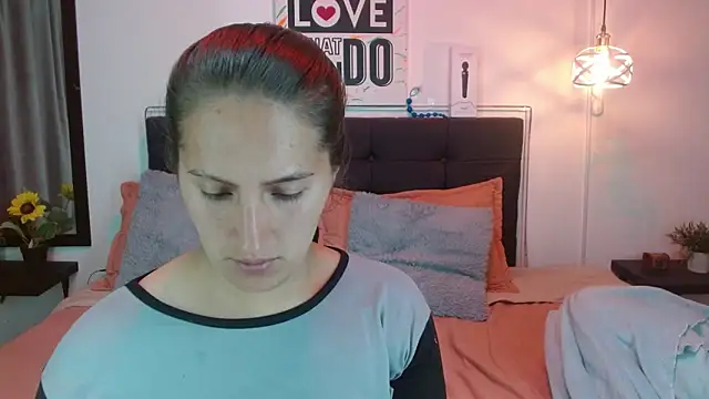 Snapshot of Sharon_10_ chatting on October 2, 1:53 am Sharon 10  online show from October 2, 1:53 am