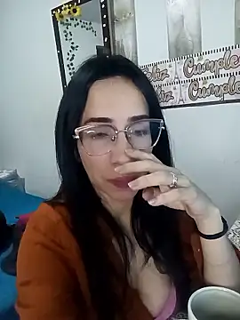 Snapshot of YaraDuartee chatting on January 9, 12:39 am YaraDuartee online show from January 9, 12:39 am