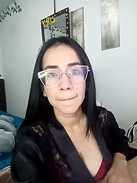 Snapshot of YaraDuartee chatting on December 17, 11:10 pm YaraDuartee online show from December 17, 11:10 pm