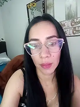 Snapshot of YaraDuartee chatting on January 9, 9:00 pm YaraDuartee online show from January 9, 9:00 pm