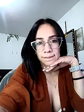 YaraDuartee online show from October 21, 2:11 am