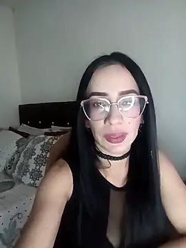 Snapshot of YaraDuartee chatting on April 10, 9:33 pm YaraDuartee online show from April 10, 9:33 pm