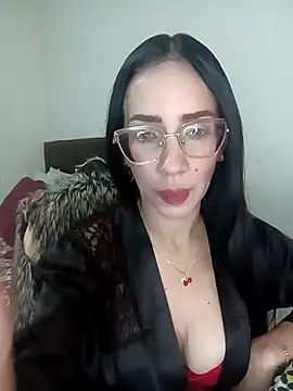 Snapshot of YaraDuartee chatting on March 28, 1:17 am YaraDuartee online show from March 28, 1:17 am
