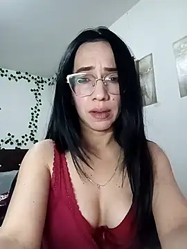 YaraDuartee online show from October 29, 9:03 pm